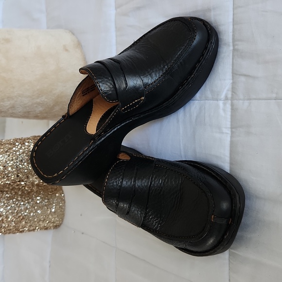 Born Black Leather Mules - Picture 1 of 11